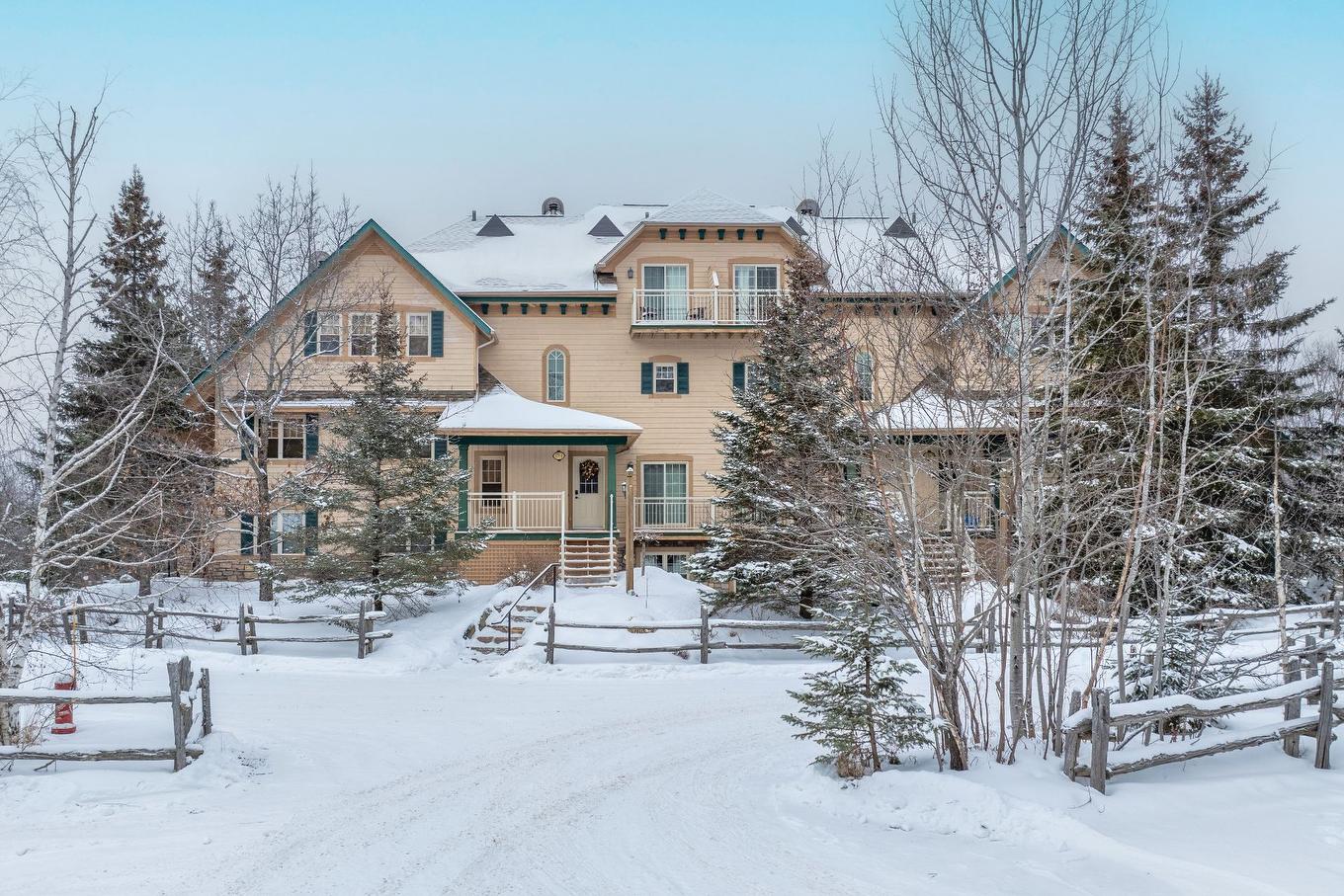 Frontage - 4-175Z Rue Du Mont-Plaisant, Mont-Tremblant, QC - Outdoor