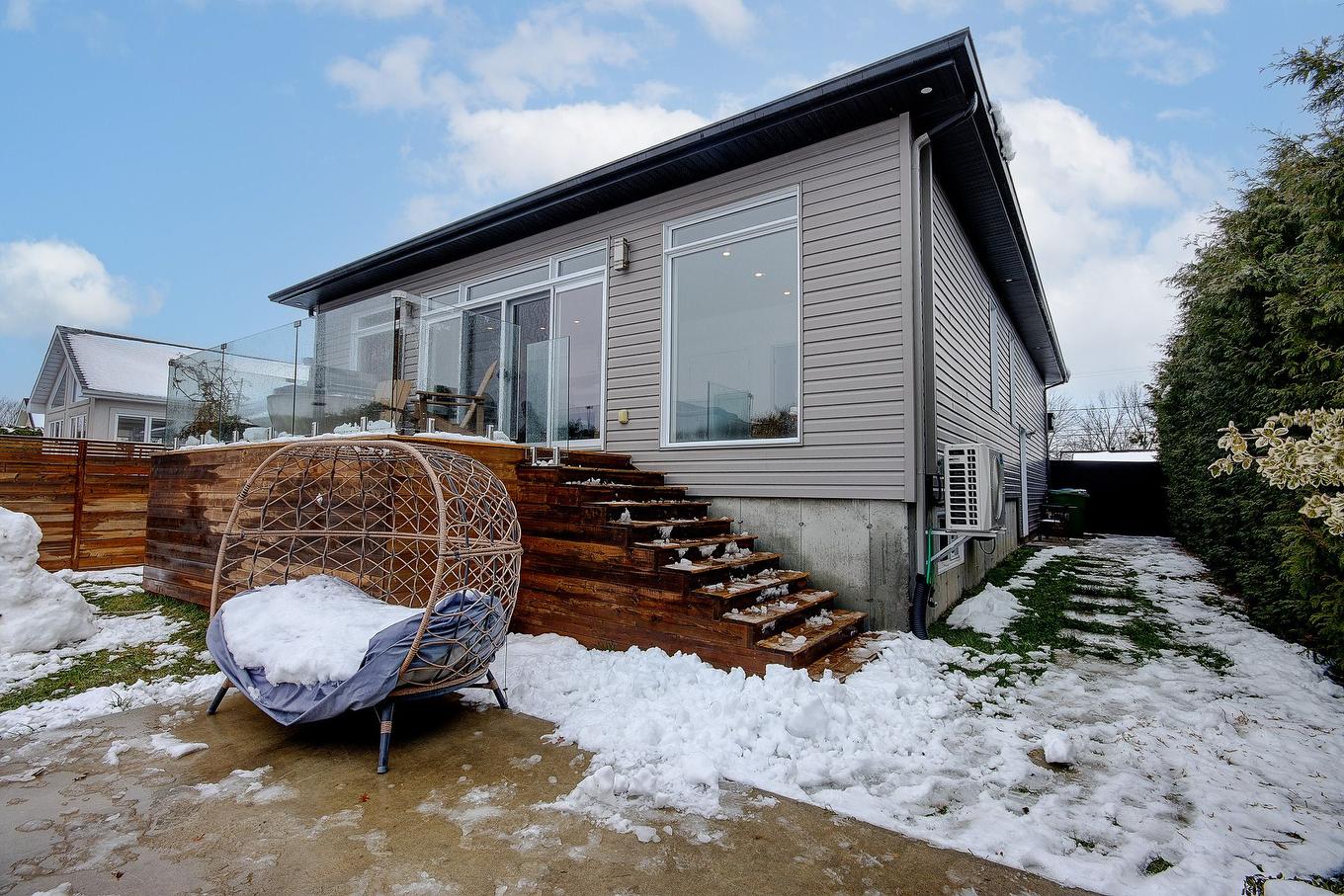 Face arrière - 23 Rue Arcand, Saint-Jean-Sur-Richelieu, QC - Outdoor