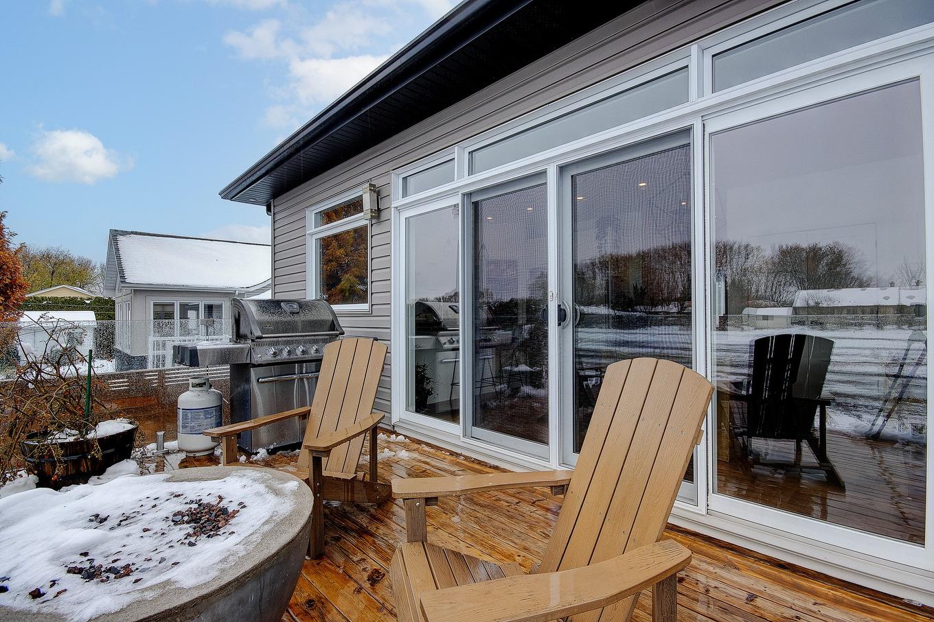 Terrasse - 23 Rue Arcand, Saint-Jean-Sur-Richelieu, QC - Outdoor With Deck Patio Veranda With Exterior