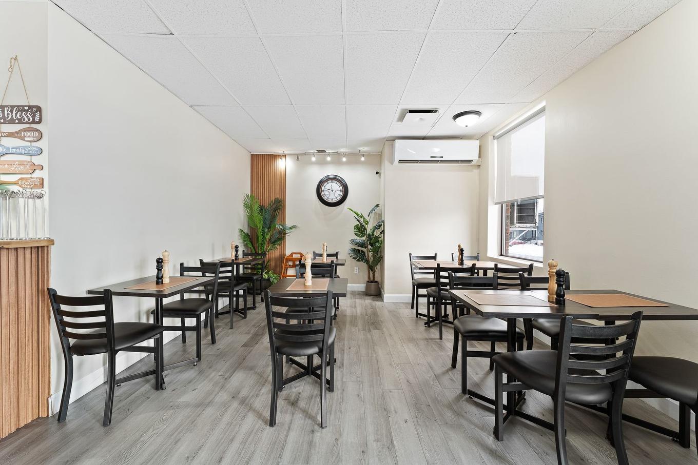 Restaurant - 5400 Rue Du Président-Kennedy, Sherbrooke (Brompton/Rock Forest/Saint-Élie/Deauville), QC - Indoor Photo Showing Dining Room