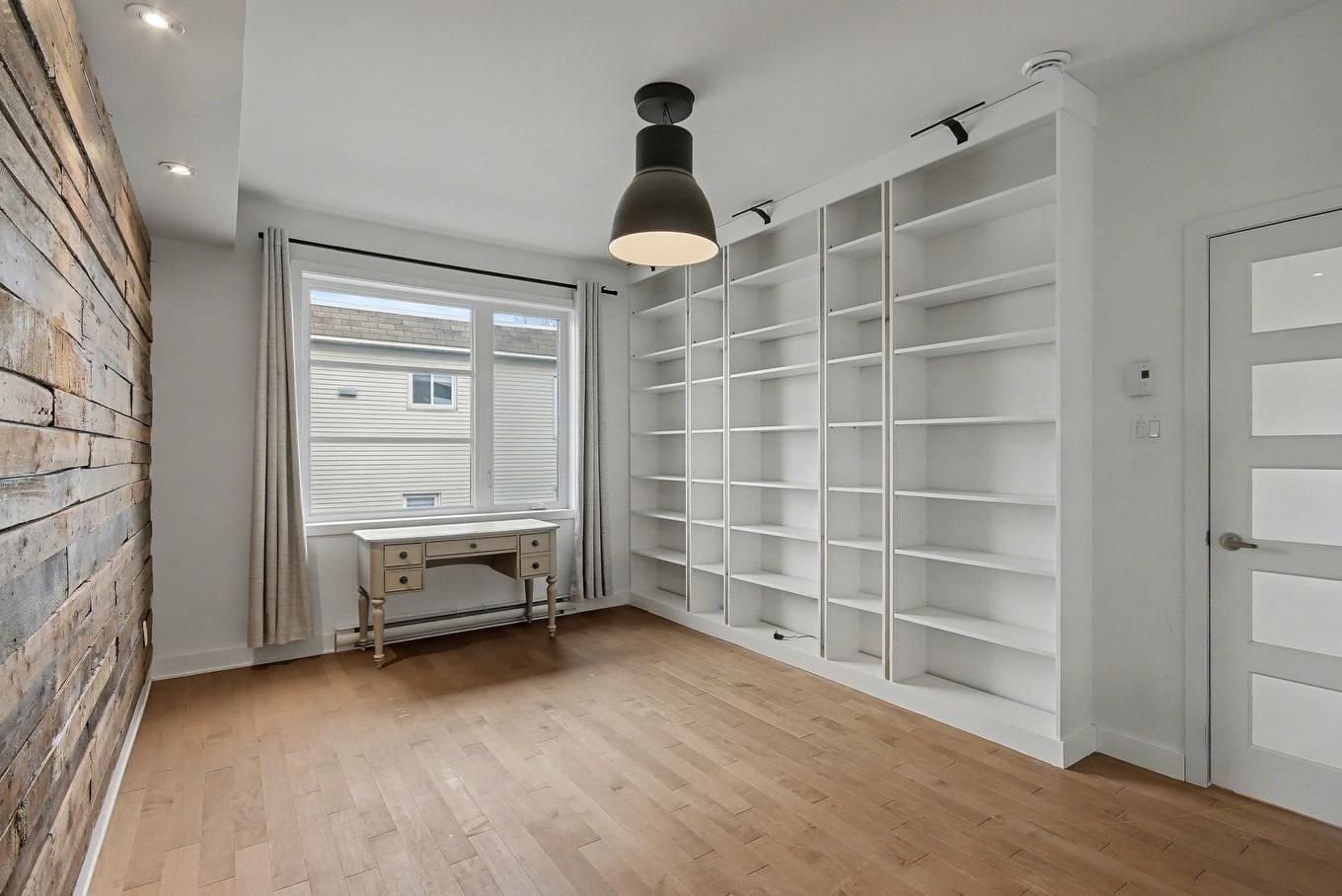 Primary bedroom - 724 Rue Des Des Carrières, Saint-Jean-Sur-Richelieu, QC - Indoor Photo Showing Other Room