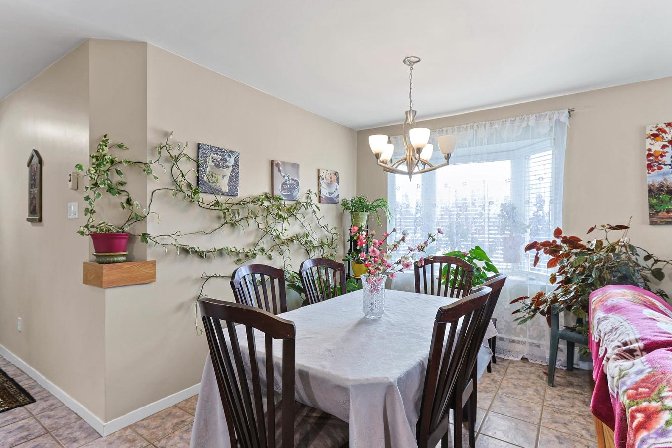 Salle à manger - 106-102 Crois. Richelieu, Châteauguay, QC - Indoor Photo Showing Dining Room