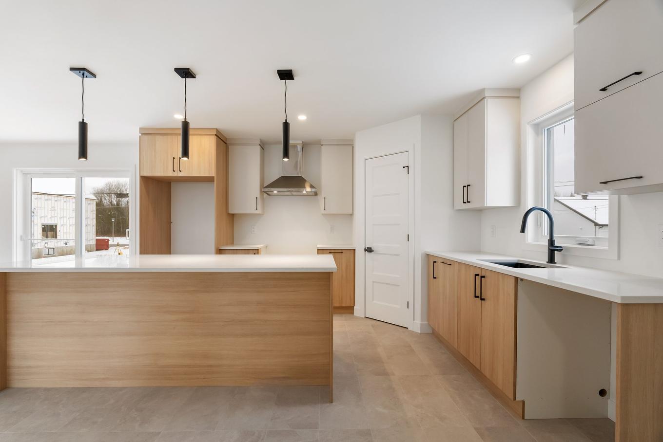 Cuisine - Rue Dugas, Québec (Beauport), QC - Indoor Photo Showing Kitchen With Upgraded Kitchen