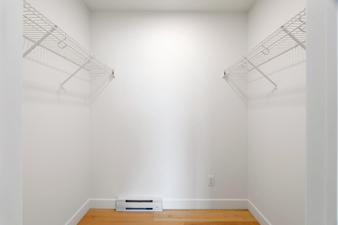 Penderie (Walk-in) - Rue Dugas, Québec (Beauport), QC - Indoor With Storage