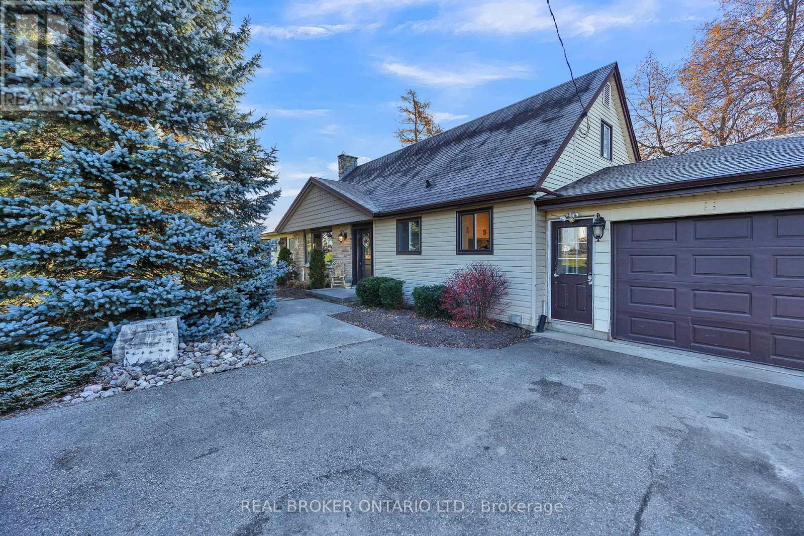 3766 Lobsinger Line, Wellesley, ON - Outdoor