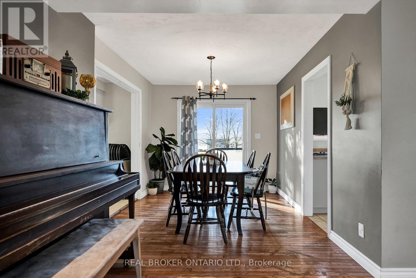 3766 Lobsinger Line, Wellesley, ON - Indoor Photo Showing Dining Room
