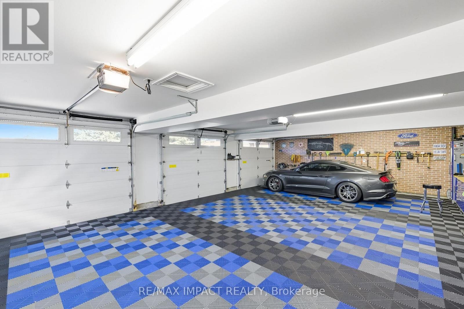 22 Daniels Drive, Brighton, ON - Indoor Photo Showing Garage