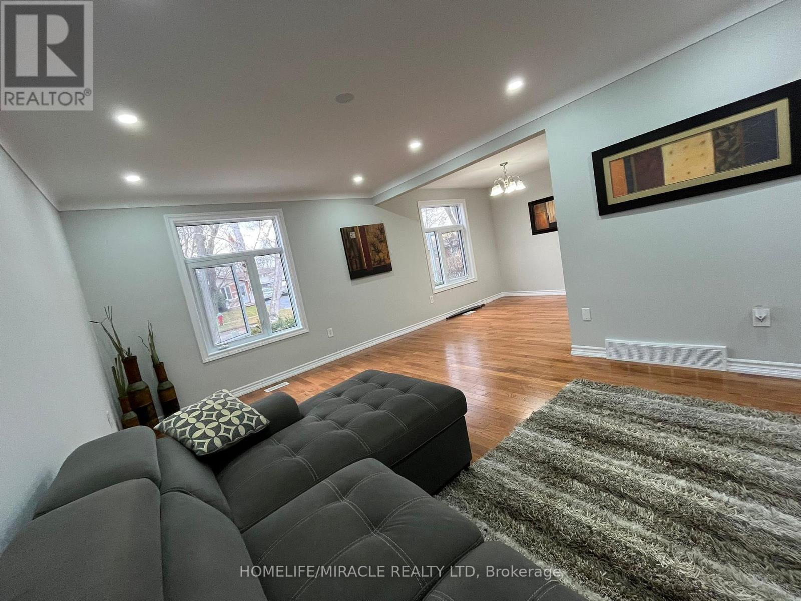 Uppers - Exclude Basement - 7043 Bonnie Street, Niagara Falls, ON - Indoor