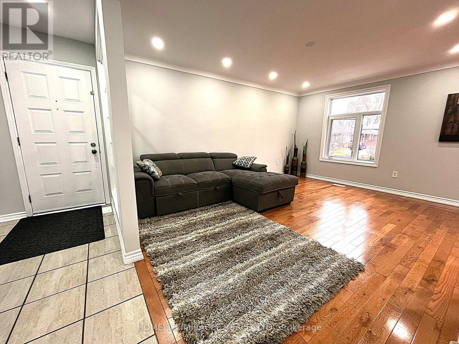 Uppers - Exclude Basement - 7043 Bonnie Street, Niagara Falls, ON - Indoor