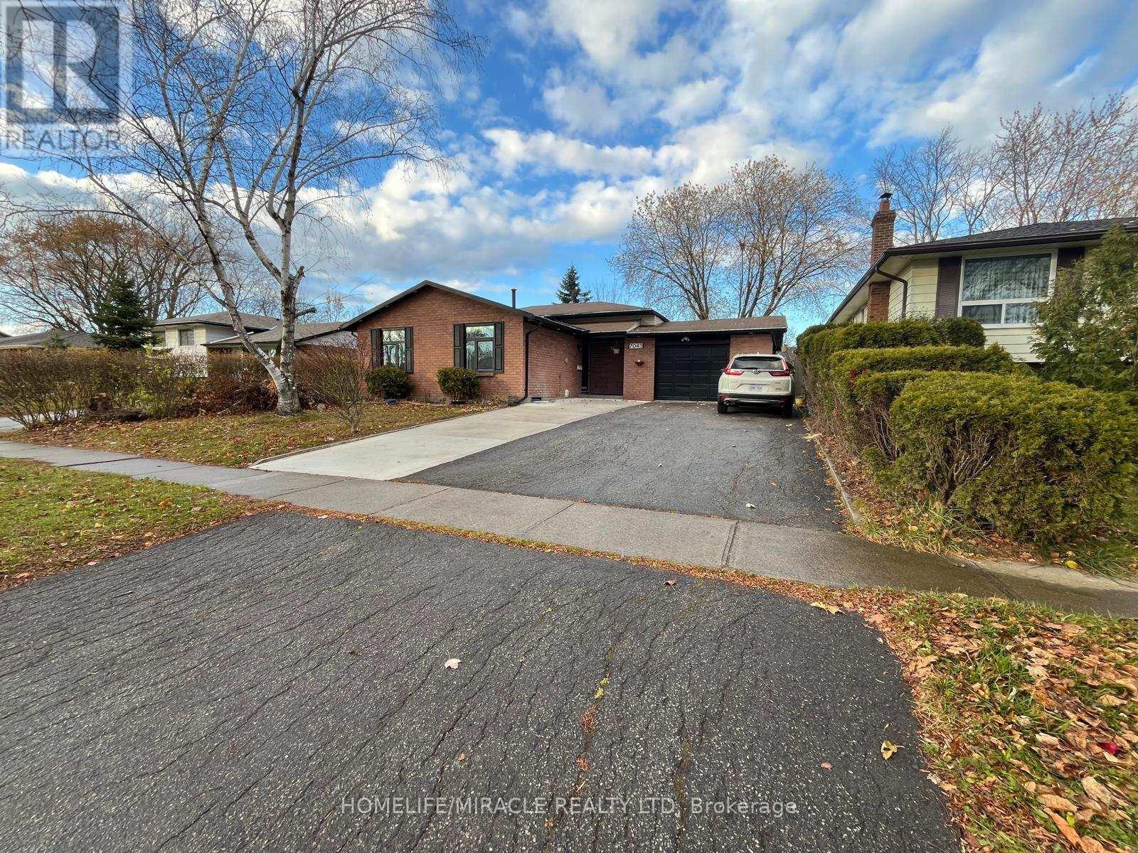 Uppers - Exclude Basement - 7043 Bonnie Street, Niagara Falls, ON - Outdoor