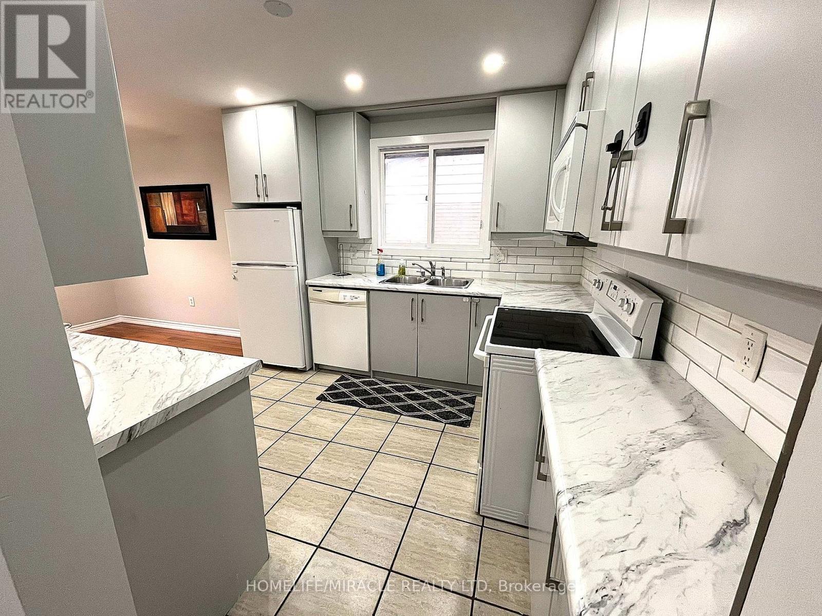 Uppers - Exclude Basement - 7043 Bonnie Street, Niagara Falls, ON - Indoor