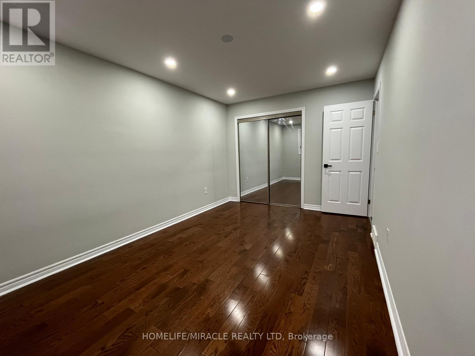 Uppers - Exclude Basement - 7043 Bonnie Street, Niagara Falls, ON - Indoor Photo Showing Other Room