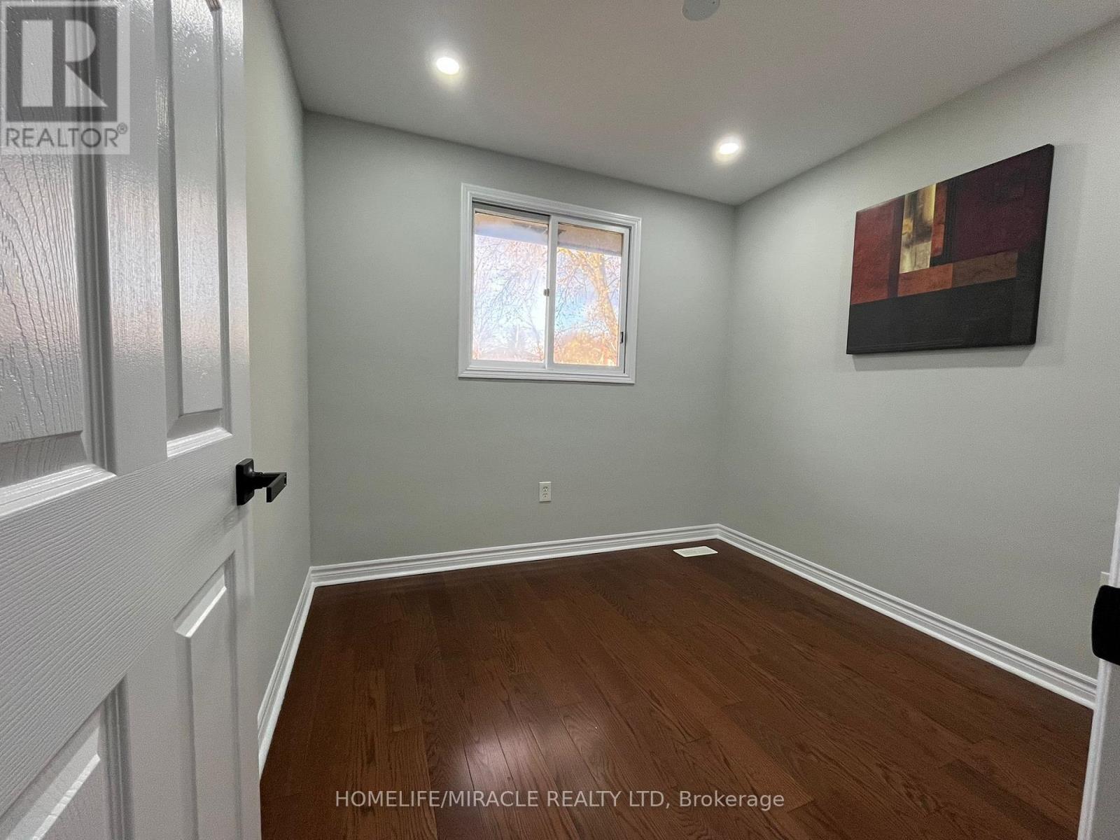 Uppers - Exclude Basement - 7043 Bonnie Street, Niagara Falls, ON - Indoor Photo Showing Other Room