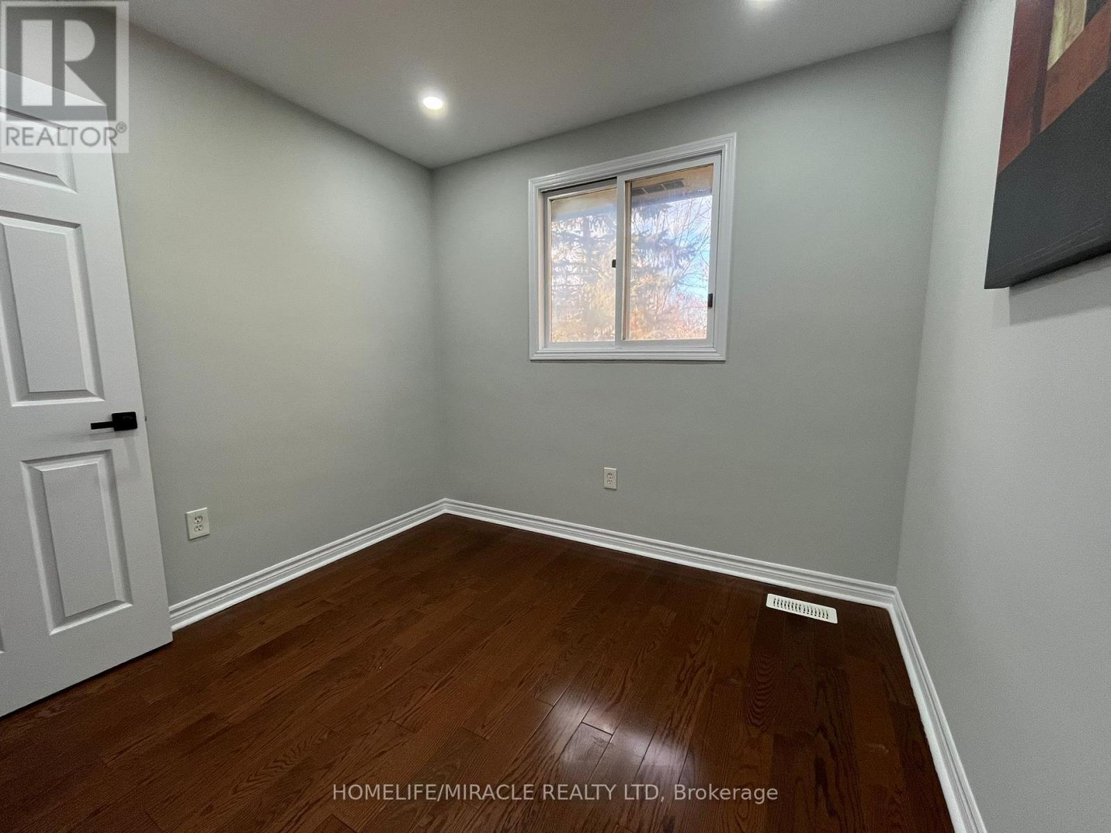 Uppers - Exclude Basement - 7043 Bonnie Street, Niagara Falls, ON - Indoor Photo Showing Other Room