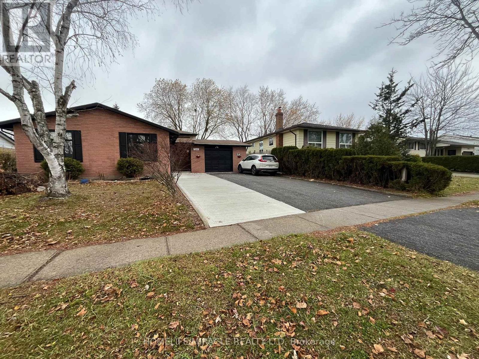 Uppers - Exclude Basement - 7043 Bonnie Street, Niagara Falls, ON - Outdoor