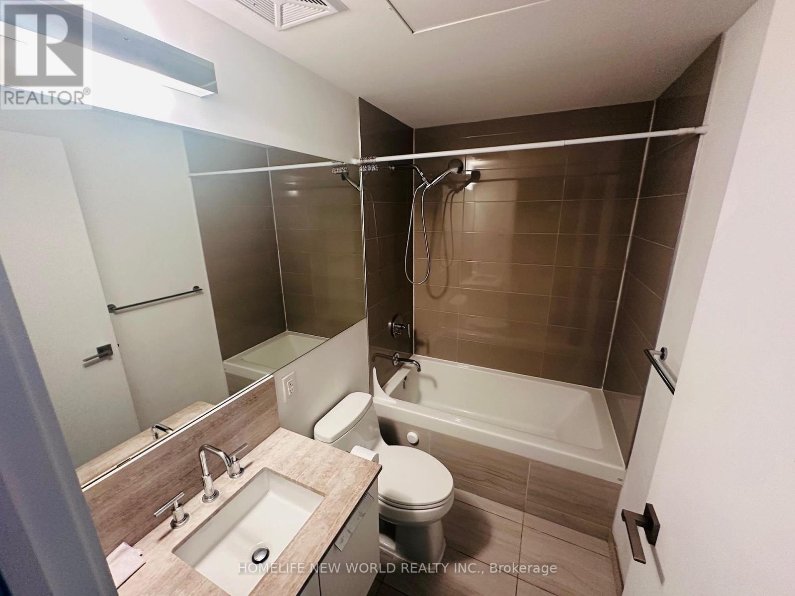 1415 - 50 Charles Street E, Toronto, ON - Indoor Photo Showing Bathroom