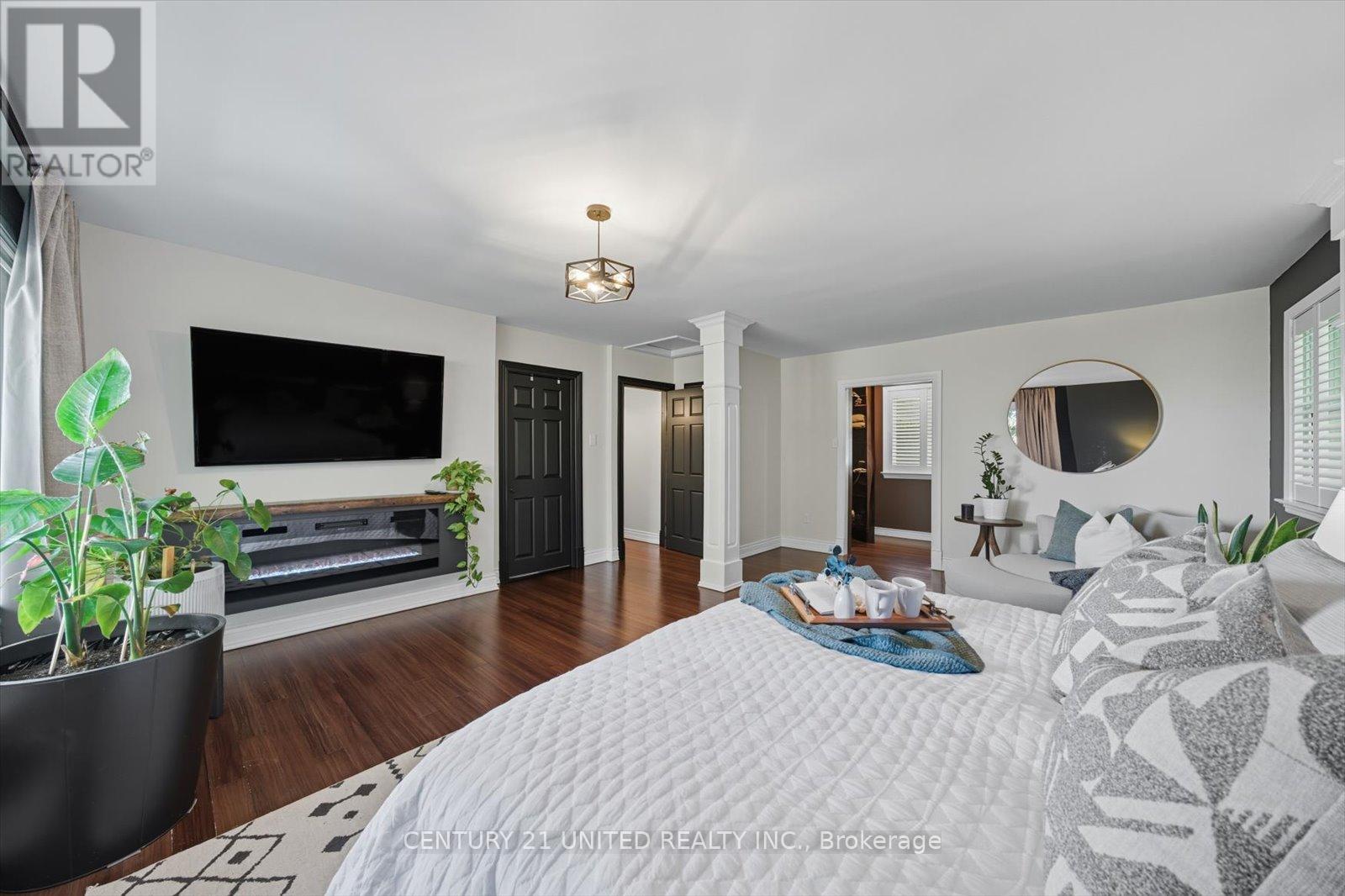 749 Spillsbury Drive, Peterborough (Otonabee Ward 1), ON - Indoor Photo Showing Other Room