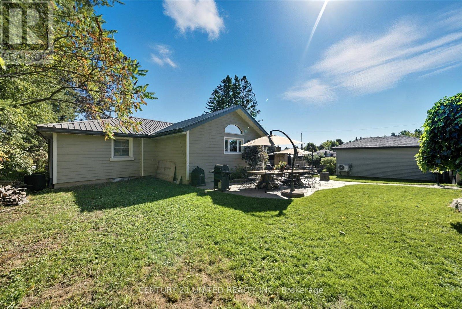 749 Spillsbury Drive, Peterborough (Otonabee Ward 1), ON - Outdoor