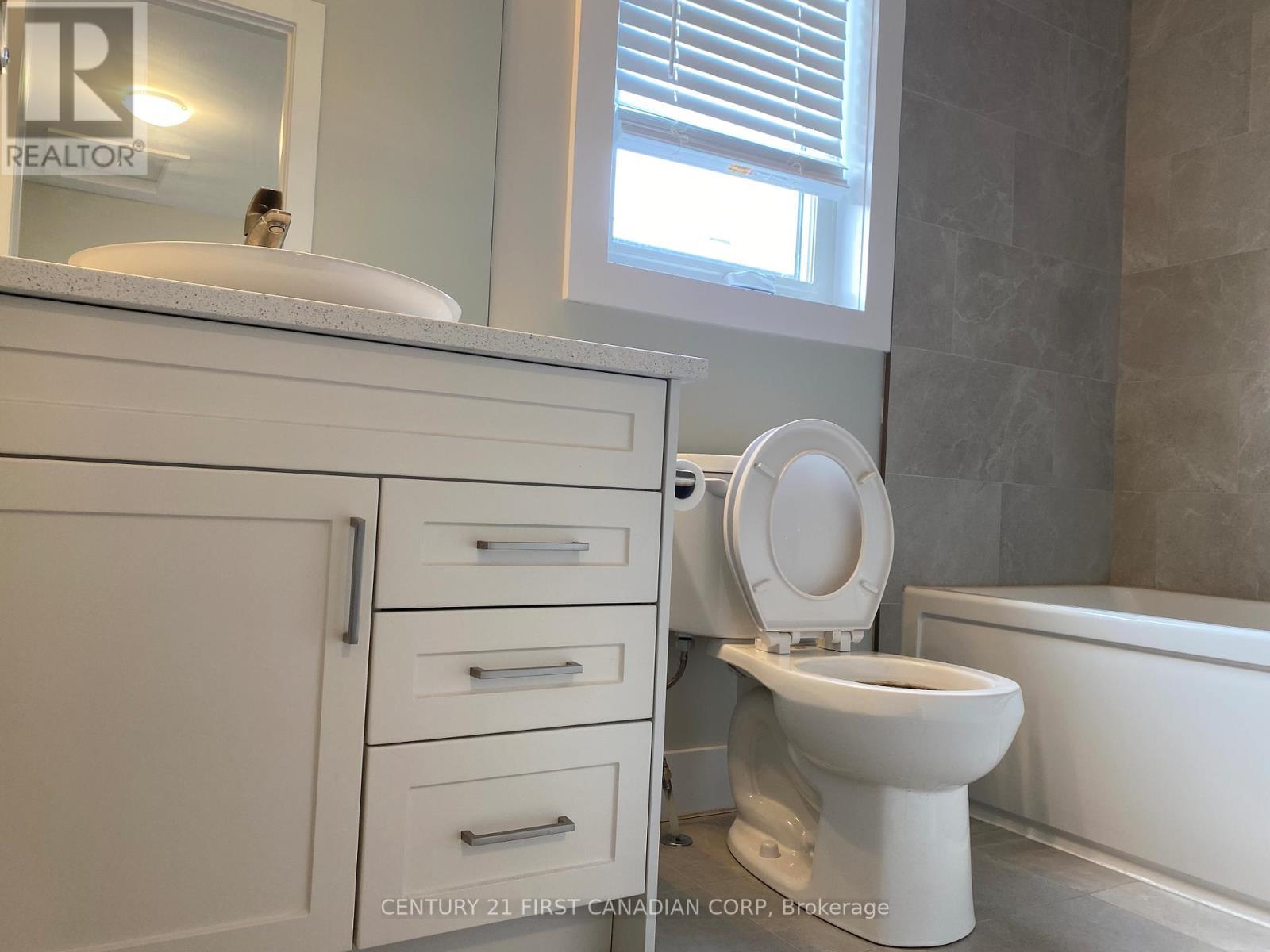 11 - 1820 Canvas Way, London North (North B), ON