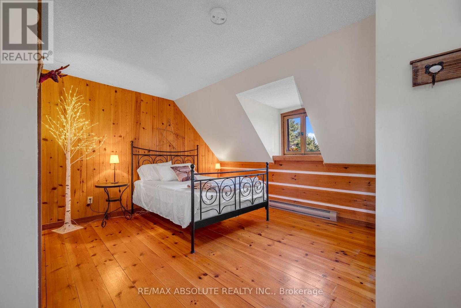 188 Burns Drive, Mcnab/Braeside, ON - Indoor Photo Showing Bedroom