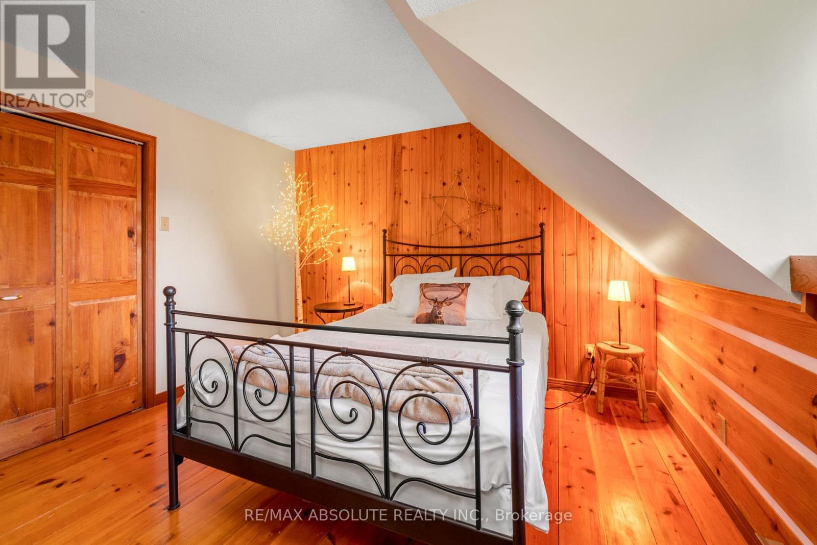 188 Burns Drive, Mcnab/Braeside, ON - Indoor Photo Showing Bedroom