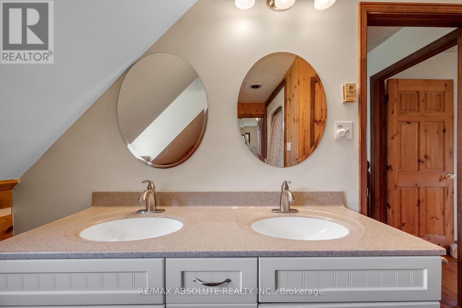 188 Burns Drive, Mcnab/Braeside, ON - Indoor Photo Showing Bathroom