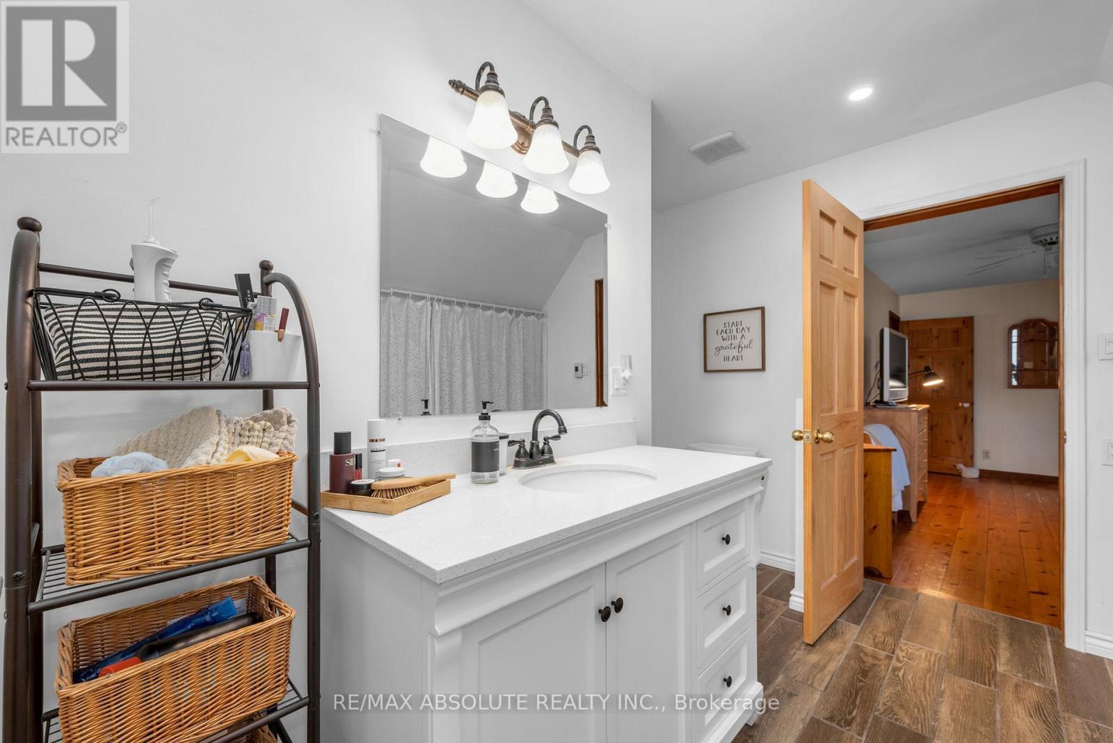 188 Burns Drive, Mcnab/Braeside, ON - Indoor Photo Showing Bathroom
