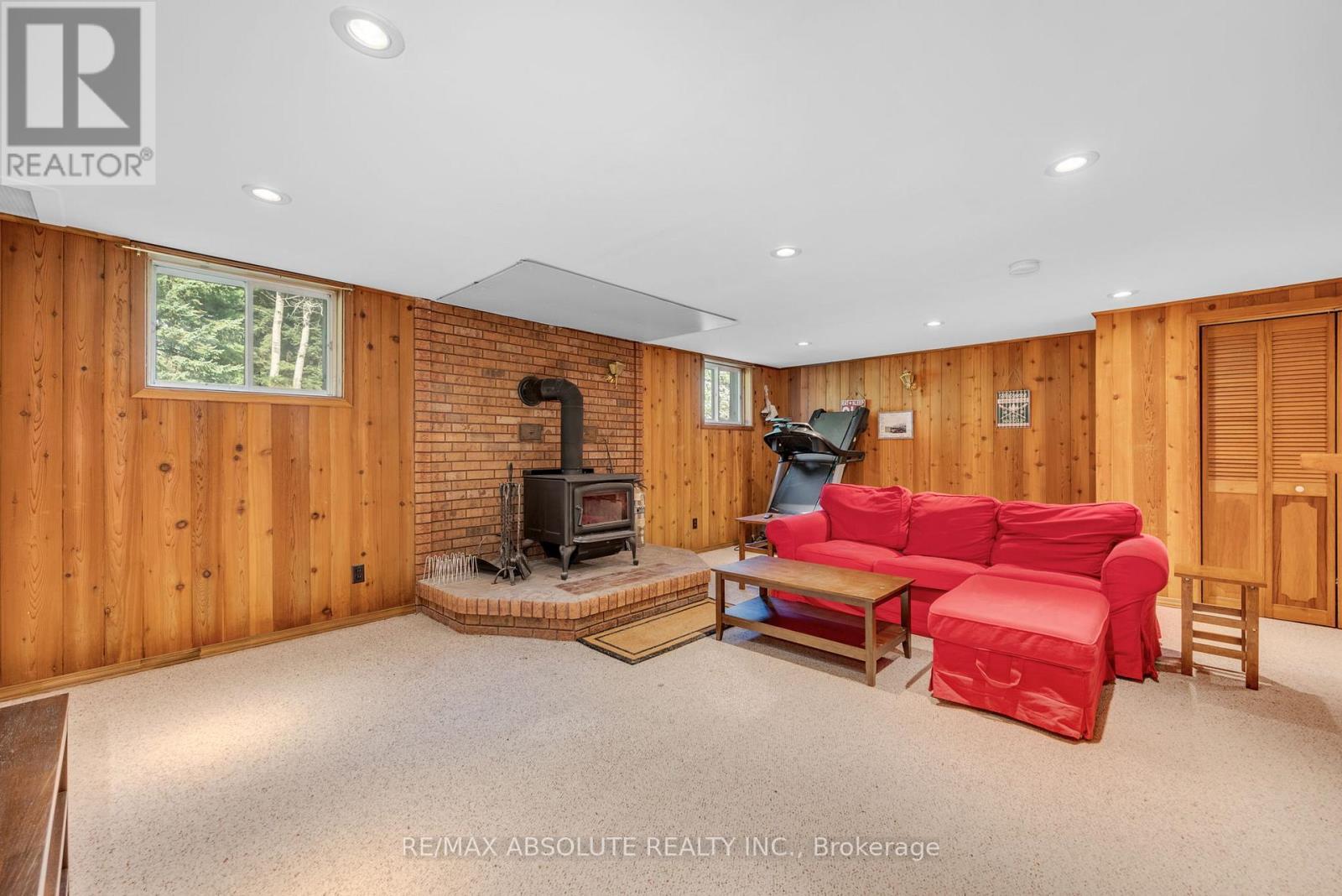 188 Burns Drive, Mcnab/Braeside, ON - Indoor With Fireplace