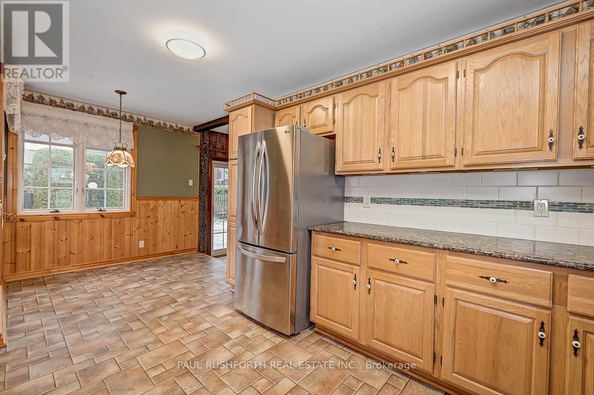 Kitchen - 6 Roundhay Drive, Ottawa, ON - Indoor Photo Showing Kitchen