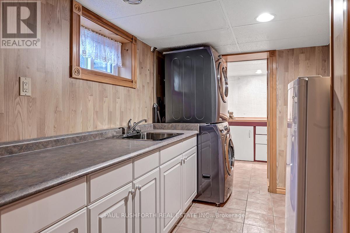 Laundry Room - 6 Roundhay Drive, Ottawa, ON - Indoor Photo Showing Kitchen