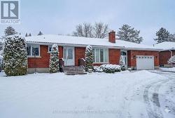 6 ROUNDHAY DRIVE Ottawa, ON K2G 1B5
