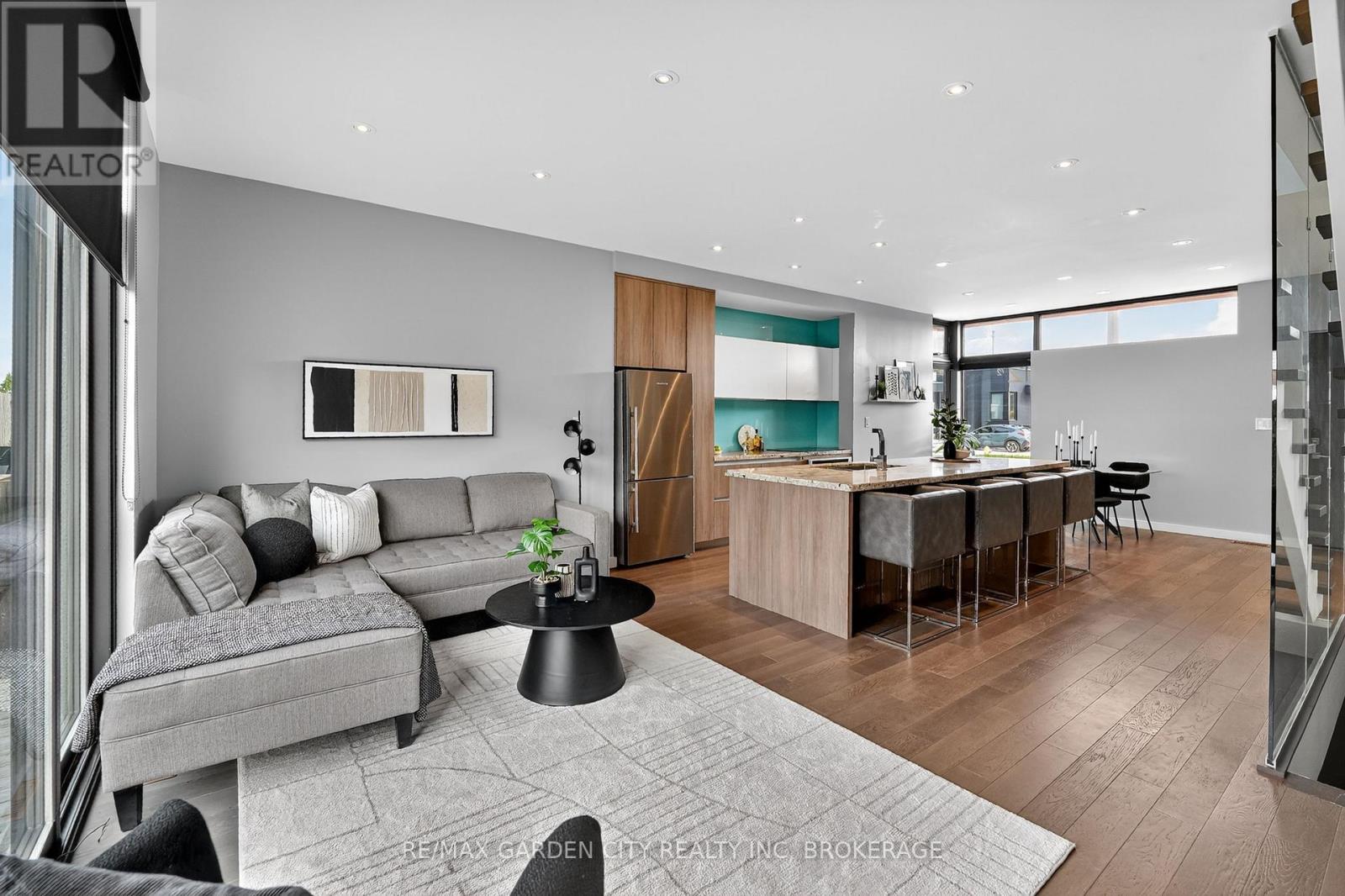 12 1/2 Beamer Court, Thorold (Confederation Heights), ON - Indoor