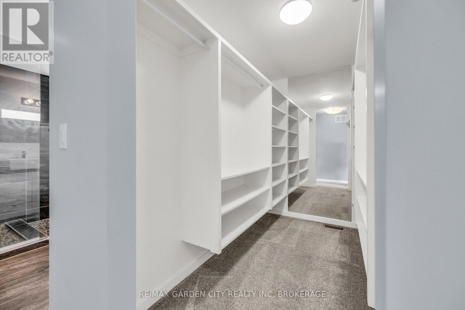 12 1/2 Beamer Court, Thorold (Confederation Heights), ON - Indoor With Storage