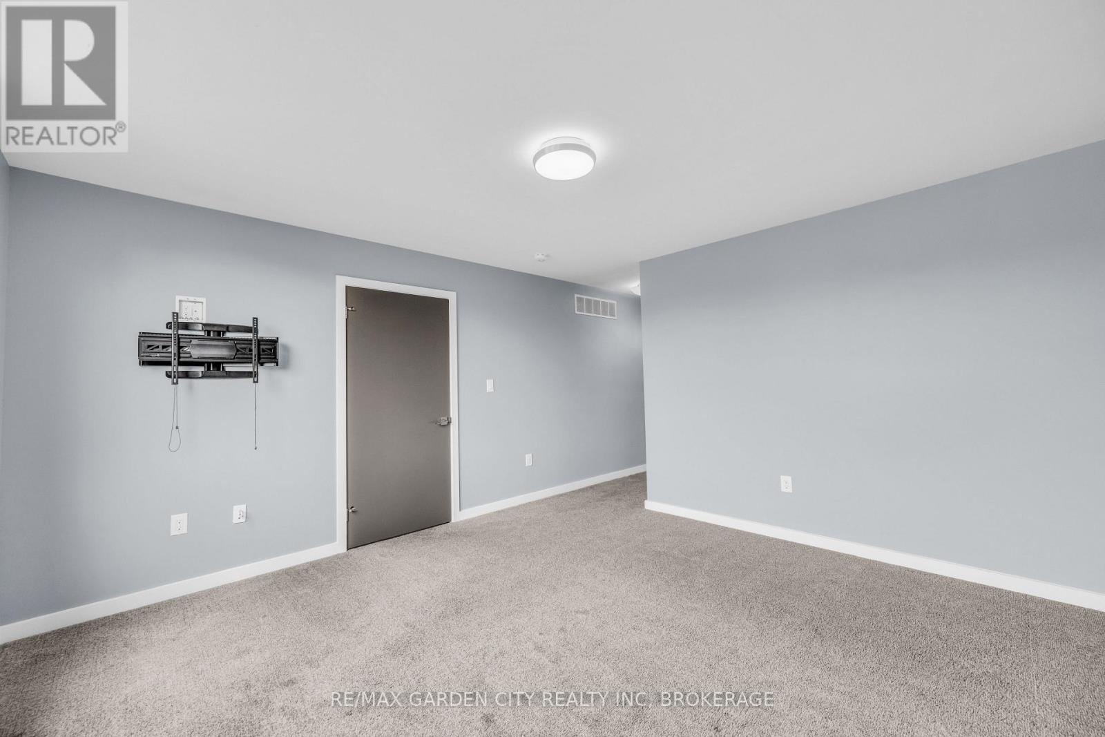 12 1/2 Beamer Court, Thorold (Confederation Heights), ON - Indoor Photo Showing Other Room