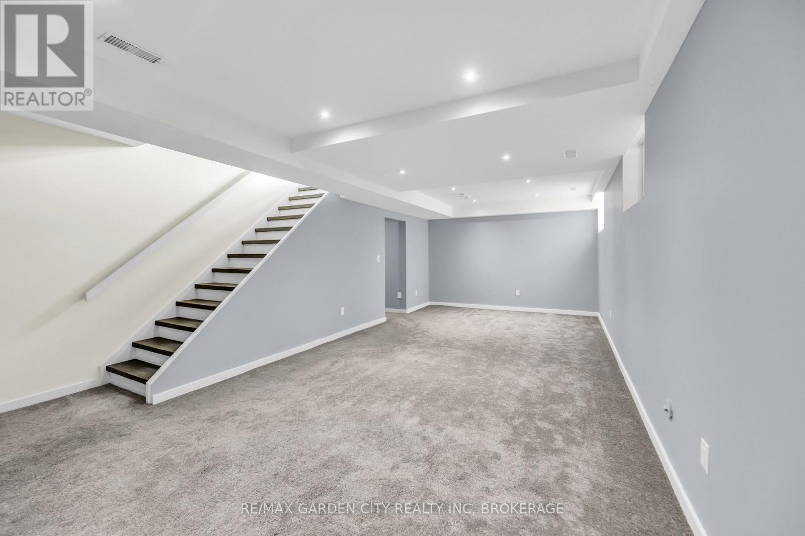 12 1/2 Beamer Court, Thorold (Confederation Heights), ON - Indoor Photo Showing Other Room