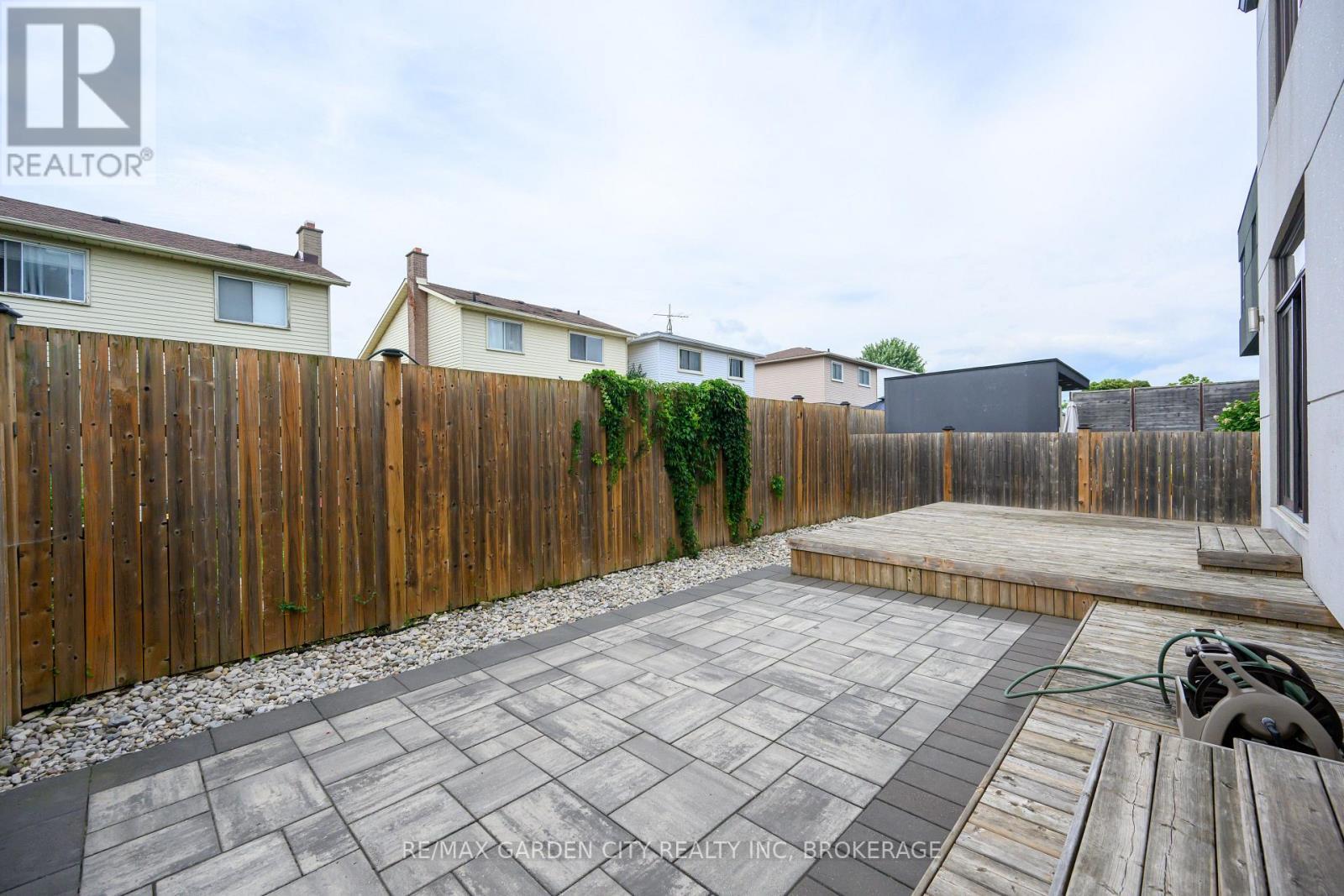 12 1/2 Beamer Court, Thorold (Confederation Heights), ON - Outdoor With Exterior