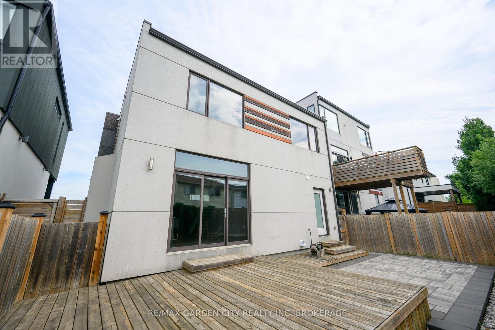 12 1/2 Beamer Court, Thorold (Confederation Heights), ON - Outdoor With Exterior