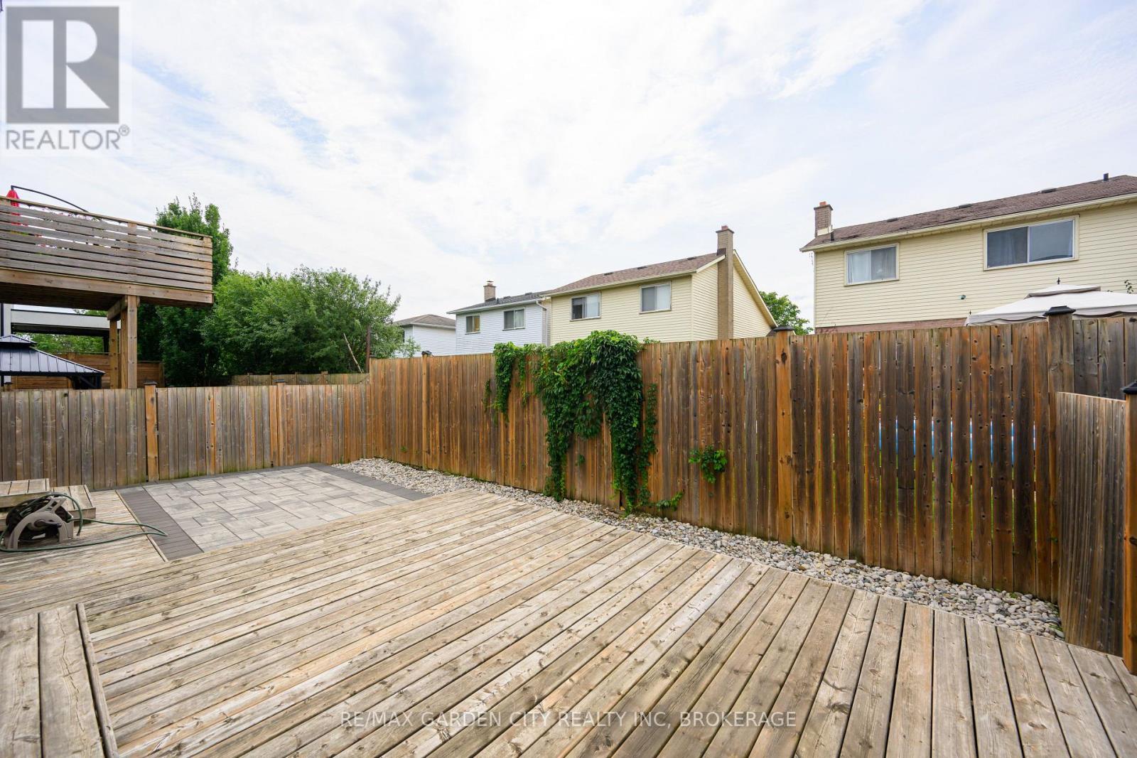 12 1/2 Beamer Court, Thorold (Confederation Heights), ON - Outdoor With Deck Patio Veranda With Exterior