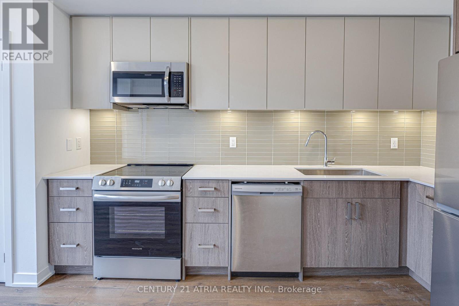 28 Turtle Island Road, Toronto, ON - Indoor Photo Showing Kitchen With Upgraded Kitchen