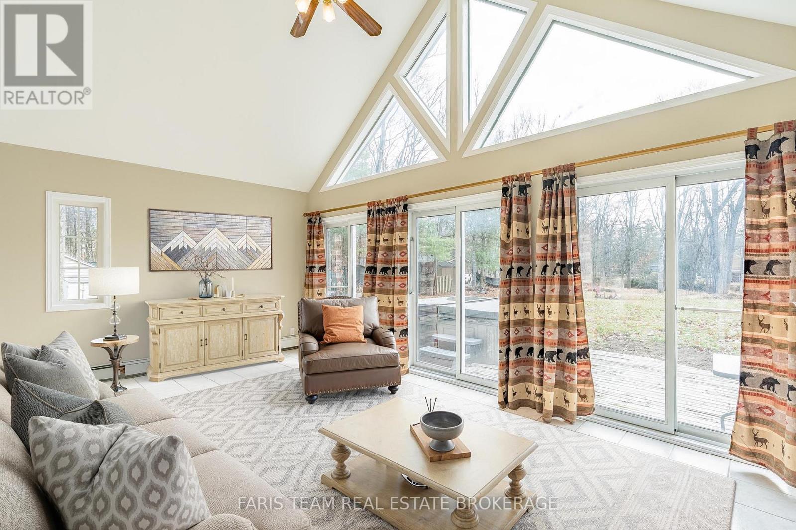 Digitally Staged - 7516 Island Crescent, Ramara, ON - Indoor Photo Showing Living Room