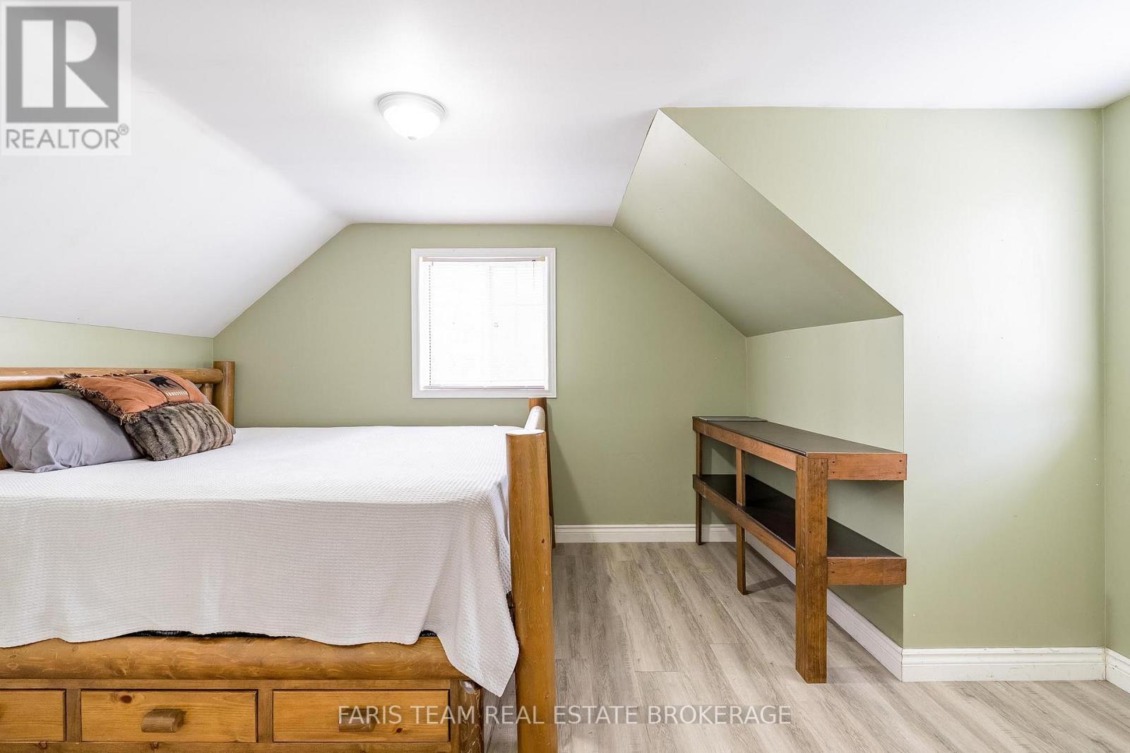 7516 Island Crescent, Ramara, ON - Indoor Photo Showing Bedroom