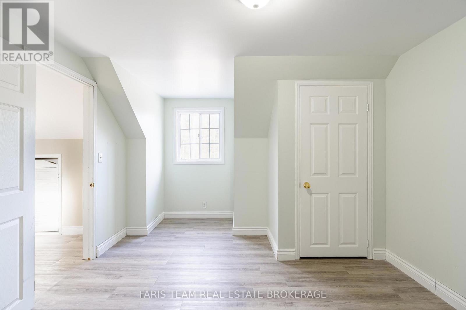 7516 Island Crescent, Ramara, ON - Indoor Photo Showing Other Room