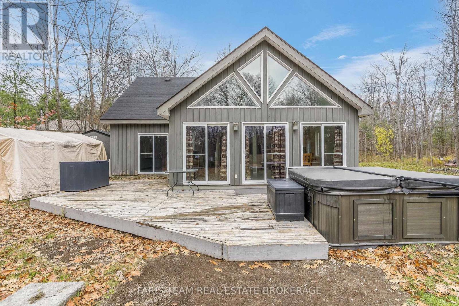 7516 Island Crescent, Ramara, ON - Outdoor With Deck Patio Veranda