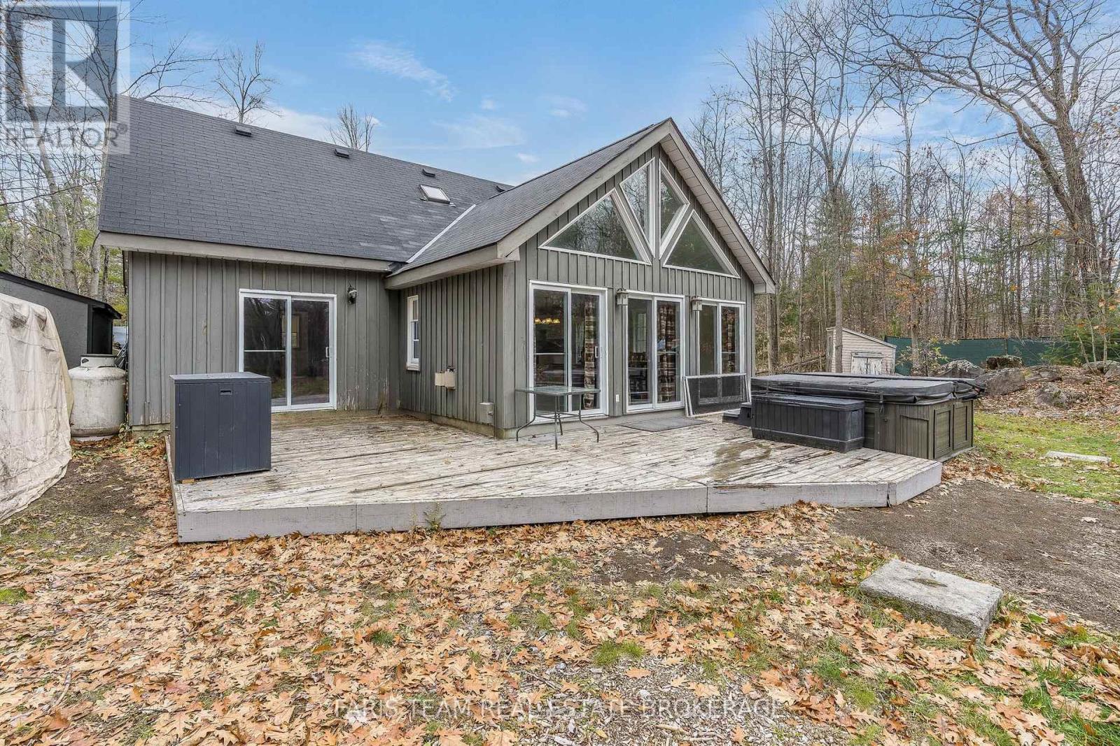 7516 Island Crescent, Ramara, ON - Outdoor