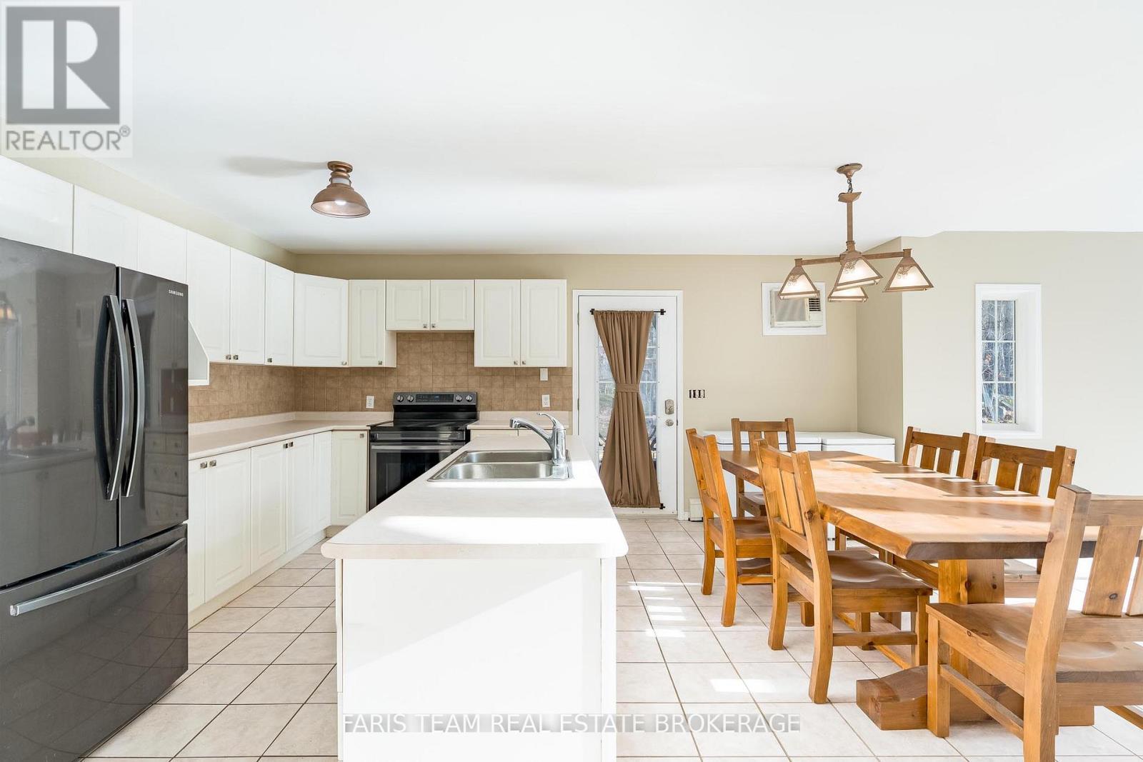 7516 Island Crescent, Ramara, ON - Indoor