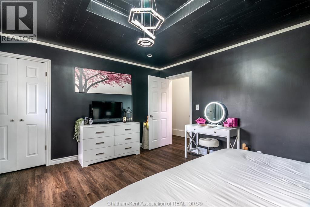 21 Alice Street, Thamesville, ON - Indoor Photo Showing Bedroom