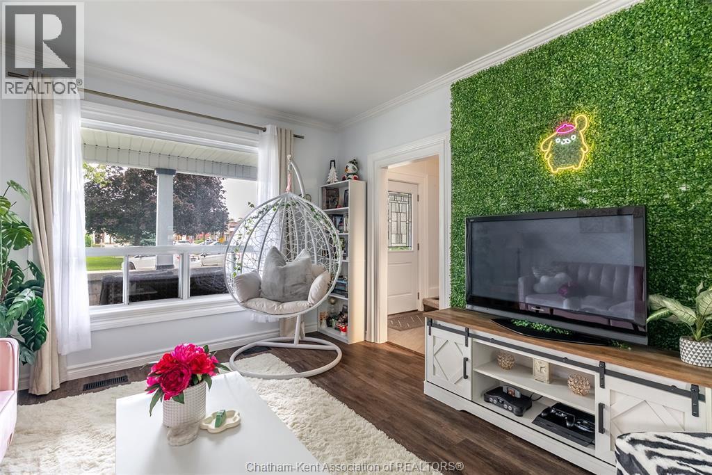 21 Alice Street, Thamesville, ON - Indoor