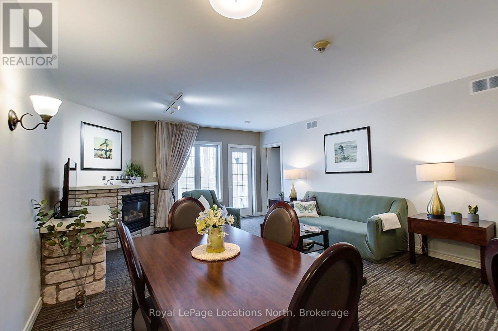 2242/2243 - 90 Highland Drive, Oro-Medonte (Horseshoe Valley), ON - Indoor Photo Showing Other Room With Fireplace