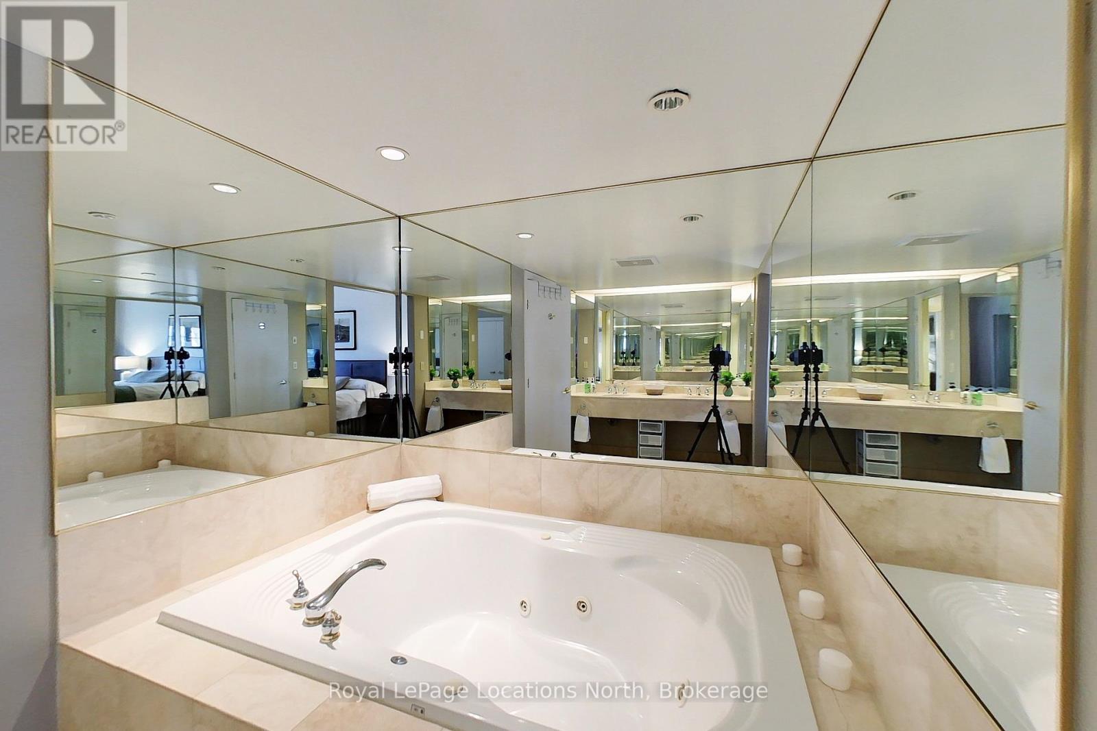 2242/2243 - 90 Highland Drive, Oro-Medonte (Horseshoe Valley), ON - Indoor Photo Showing Bathroom