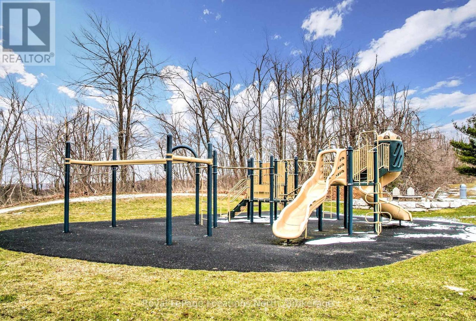 2242/2243 - 90 Highland Drive, Oro-Medonte (Horseshoe Valley), ON - Outdoor